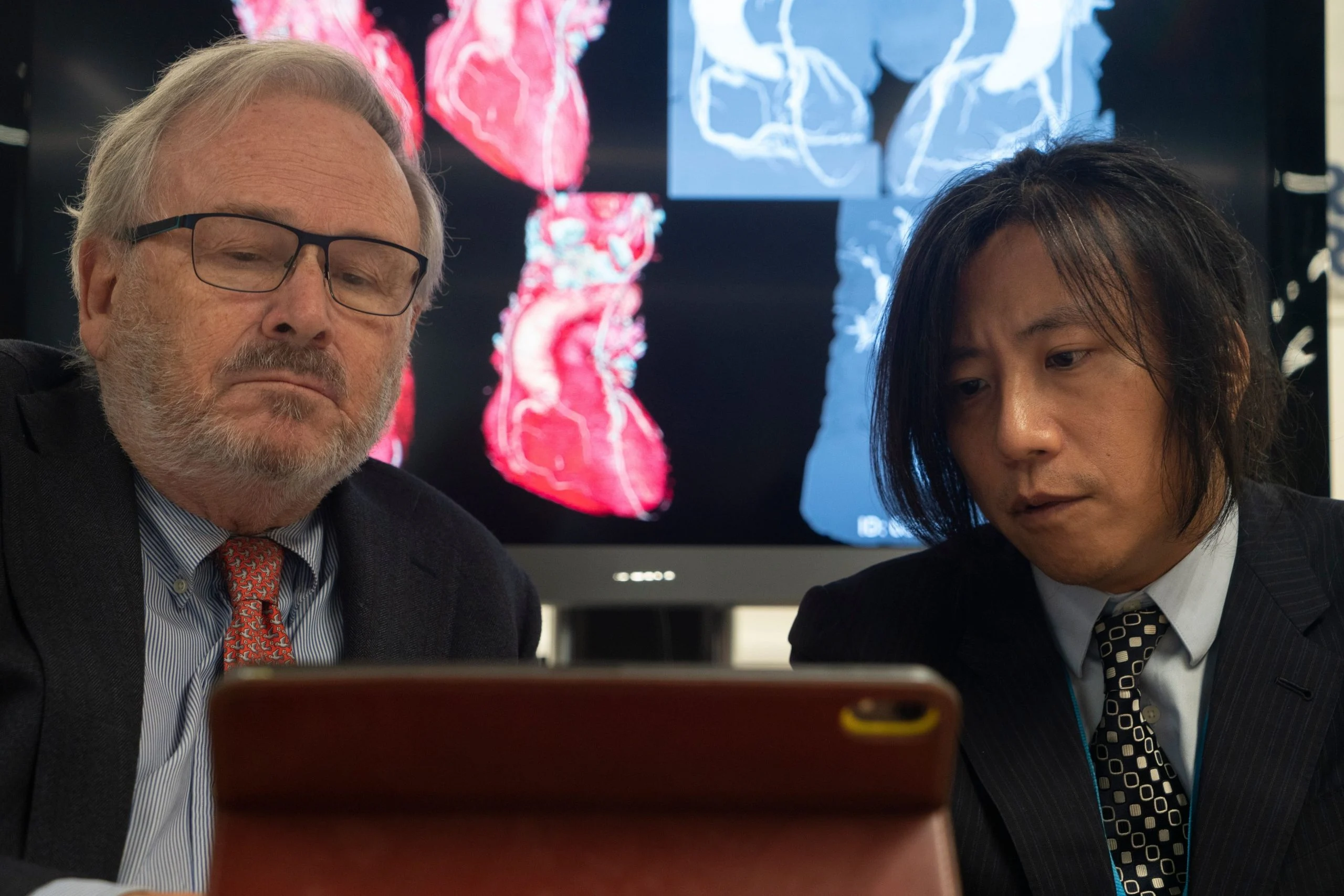 Prof Patrick W Serruys and Prof Yoshi Onuma in the CORRIB Core Lab NUI Galway (2)