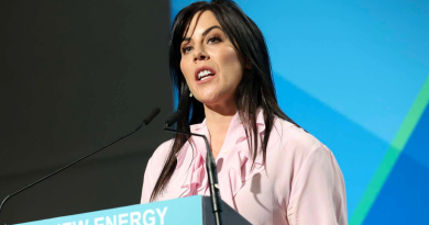 Minister Jennifer Carroll MacNeill